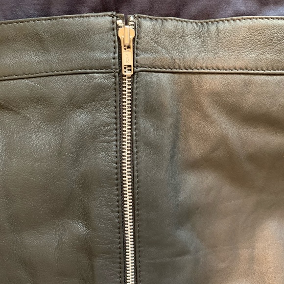 HOST PIC FREE PEOPLE LAMB LEATHER CASCADING RUFFLED FRONT BLACK MINISKIRT SIZE 4 - Picture 12 of 16